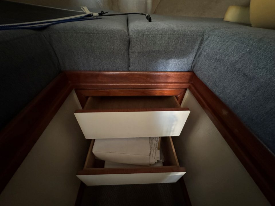 1991 Camano 31 Troll