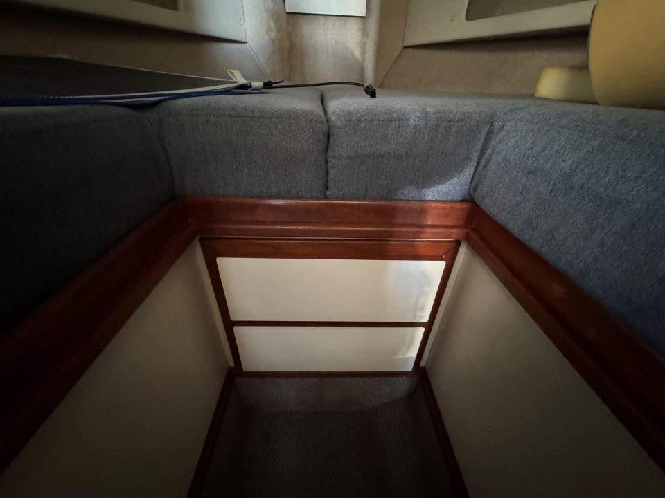 1991 Camano 31 Troll