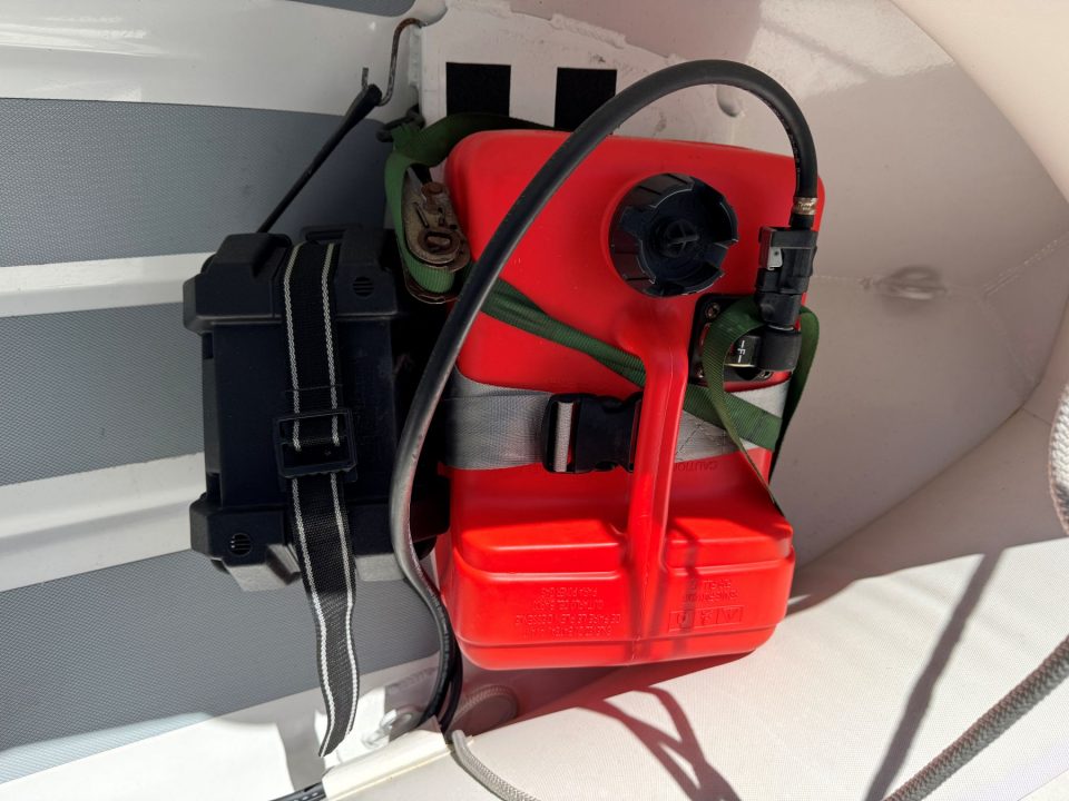 1991 Camano 31 Troll