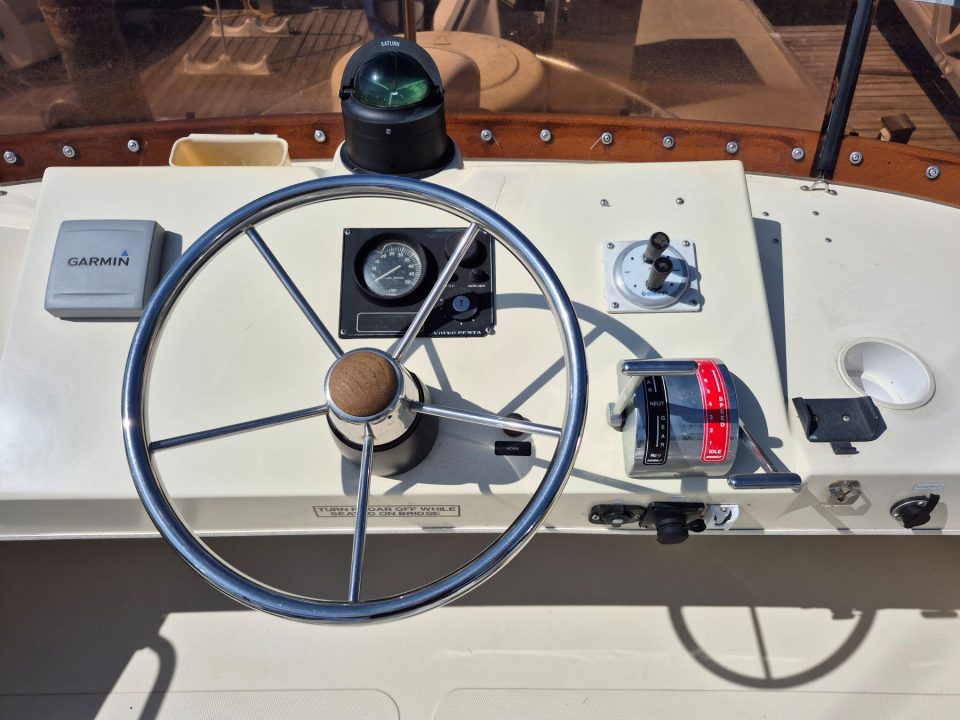 1994 Camano 31 Troll