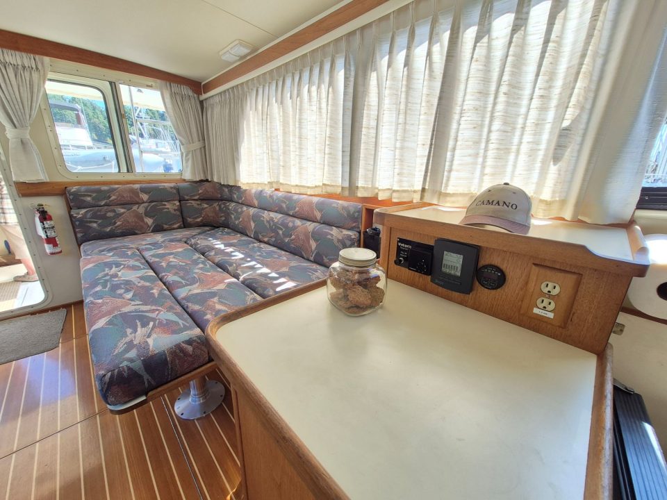 1994 Camano 31 Troll