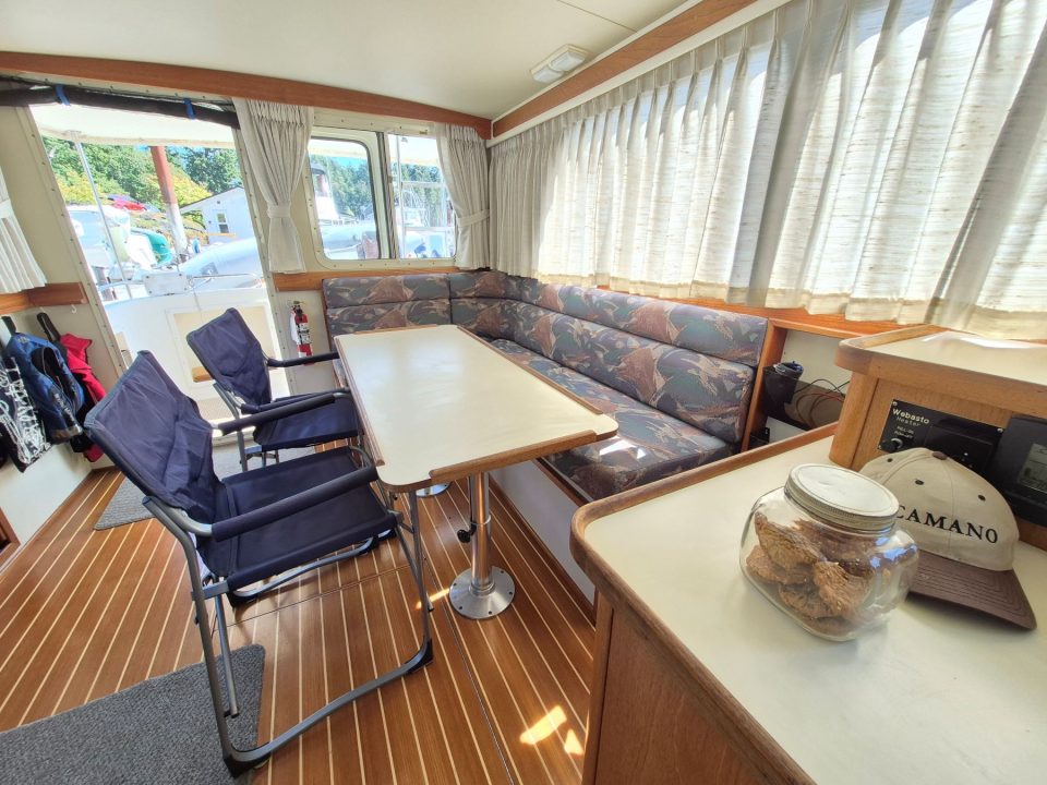 1994 Camano 31 Troll