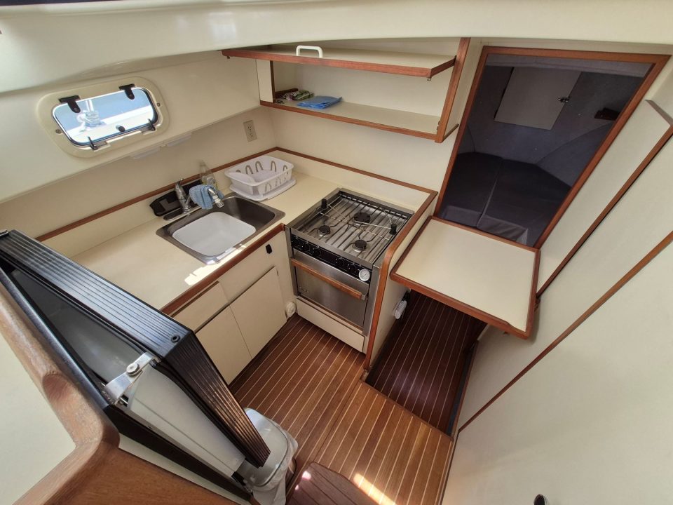 1994 Camano 31 Troll