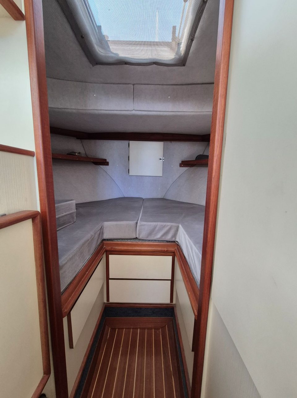 1994 Camano 31 Troll