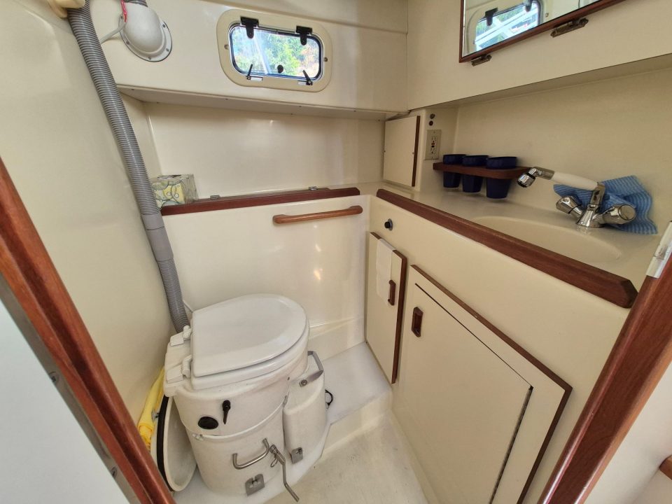 1994 Camano 31 Troll