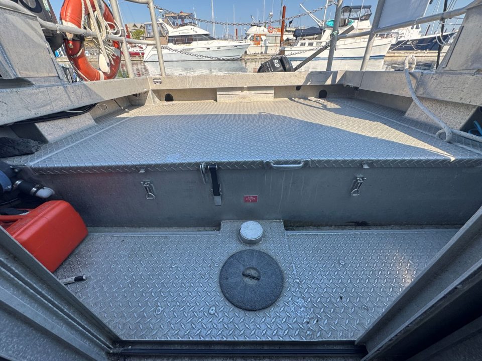 1995 EagleCraft 28′ Crewboat