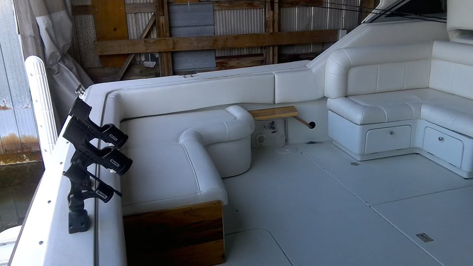 1987 Trojan 33 International Express