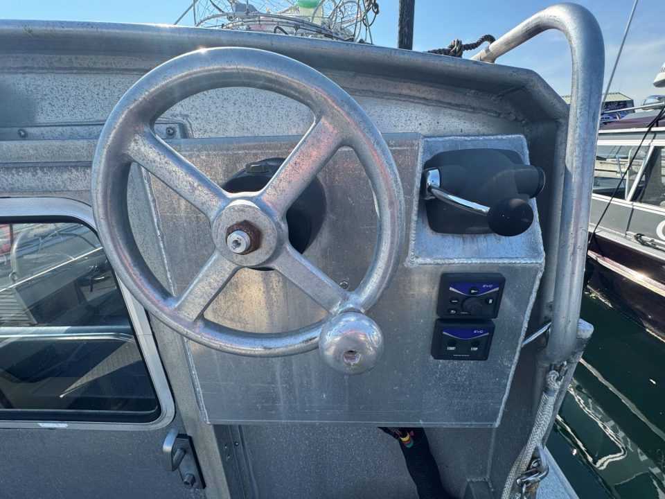 1995 EagleCraft 28′ Crewboat