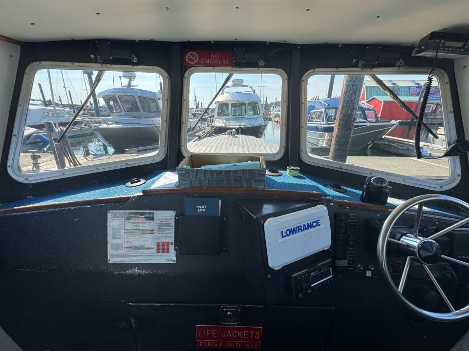 1995 EagleCraft 28′ Crewboat