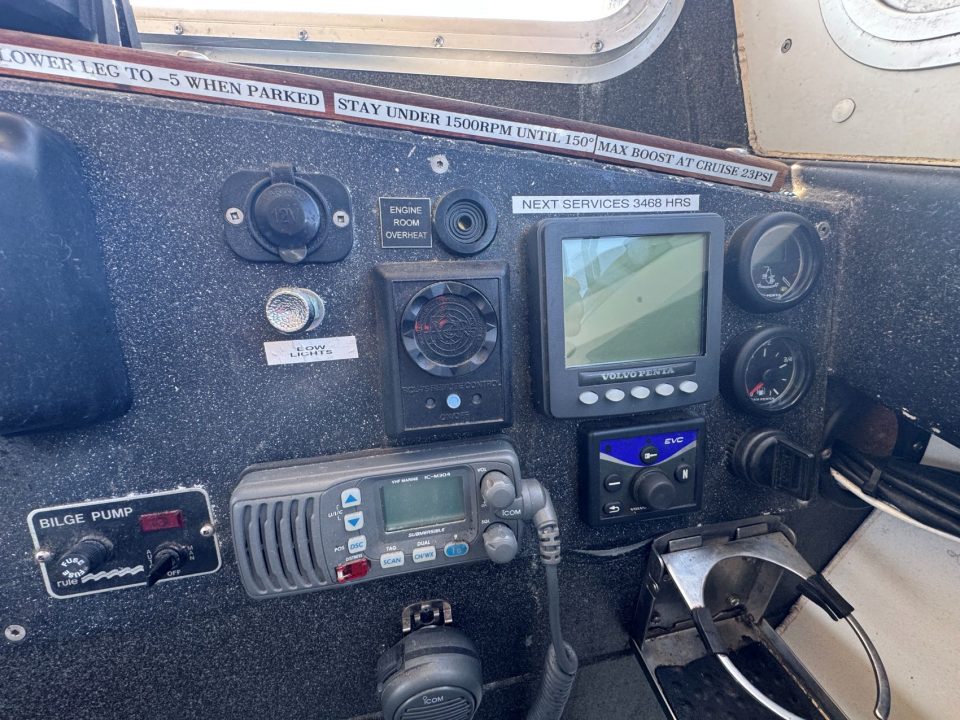 1995 EagleCraft 28′ Crewboat