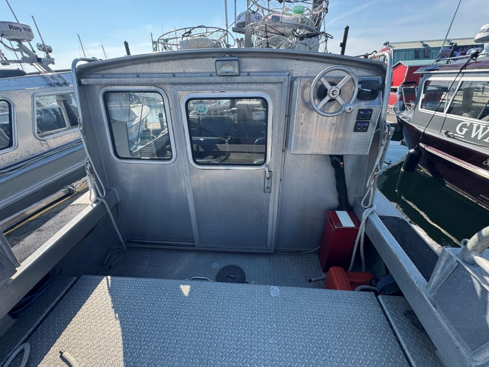 1995 EagleCraft 28′ Crewboat