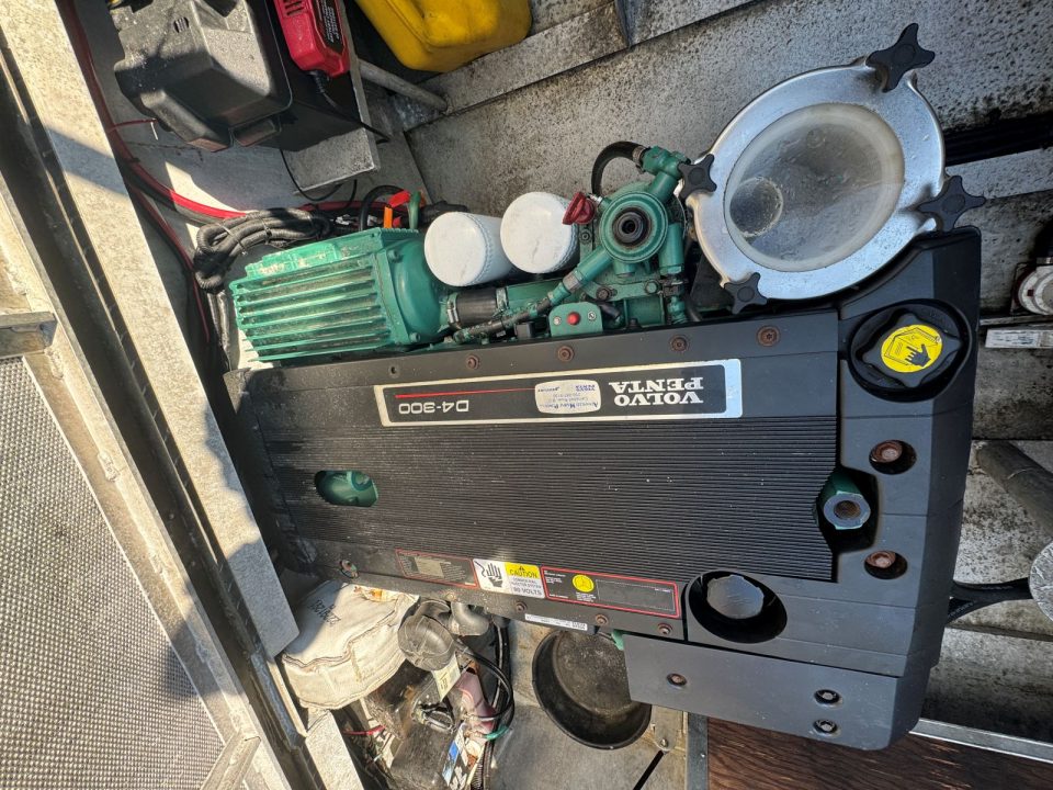 1995 EagleCraft 28′ Crewboat