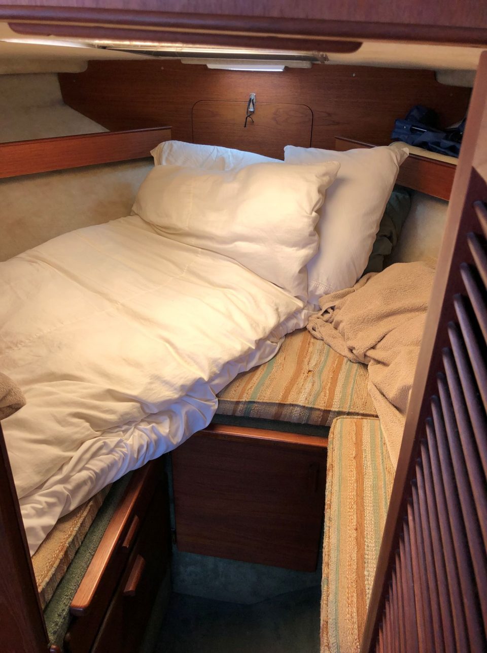 1988 Commander 30 Command Bridge