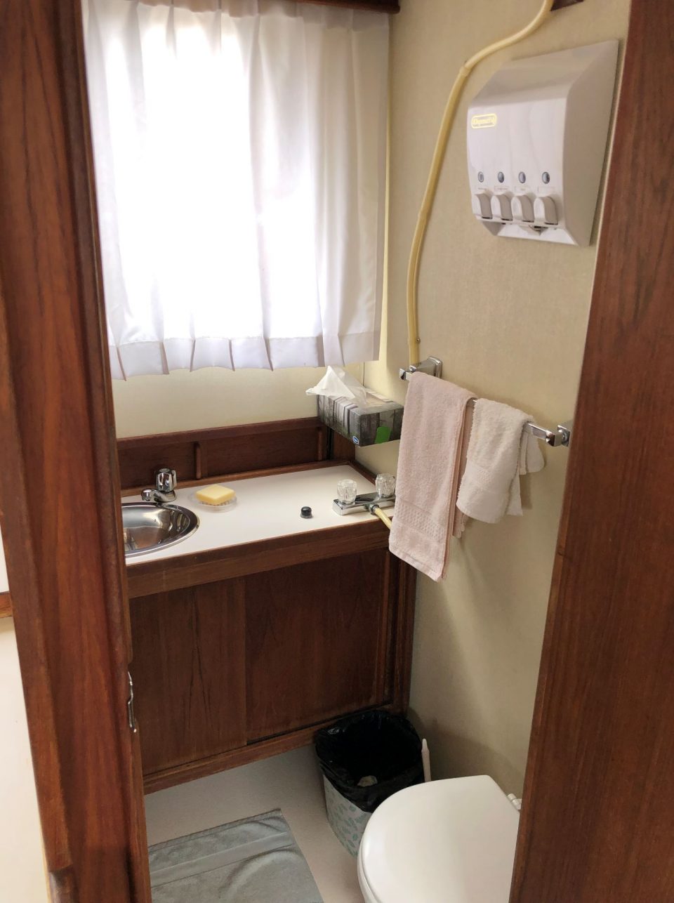 1988 Commander 30 Command Bridge