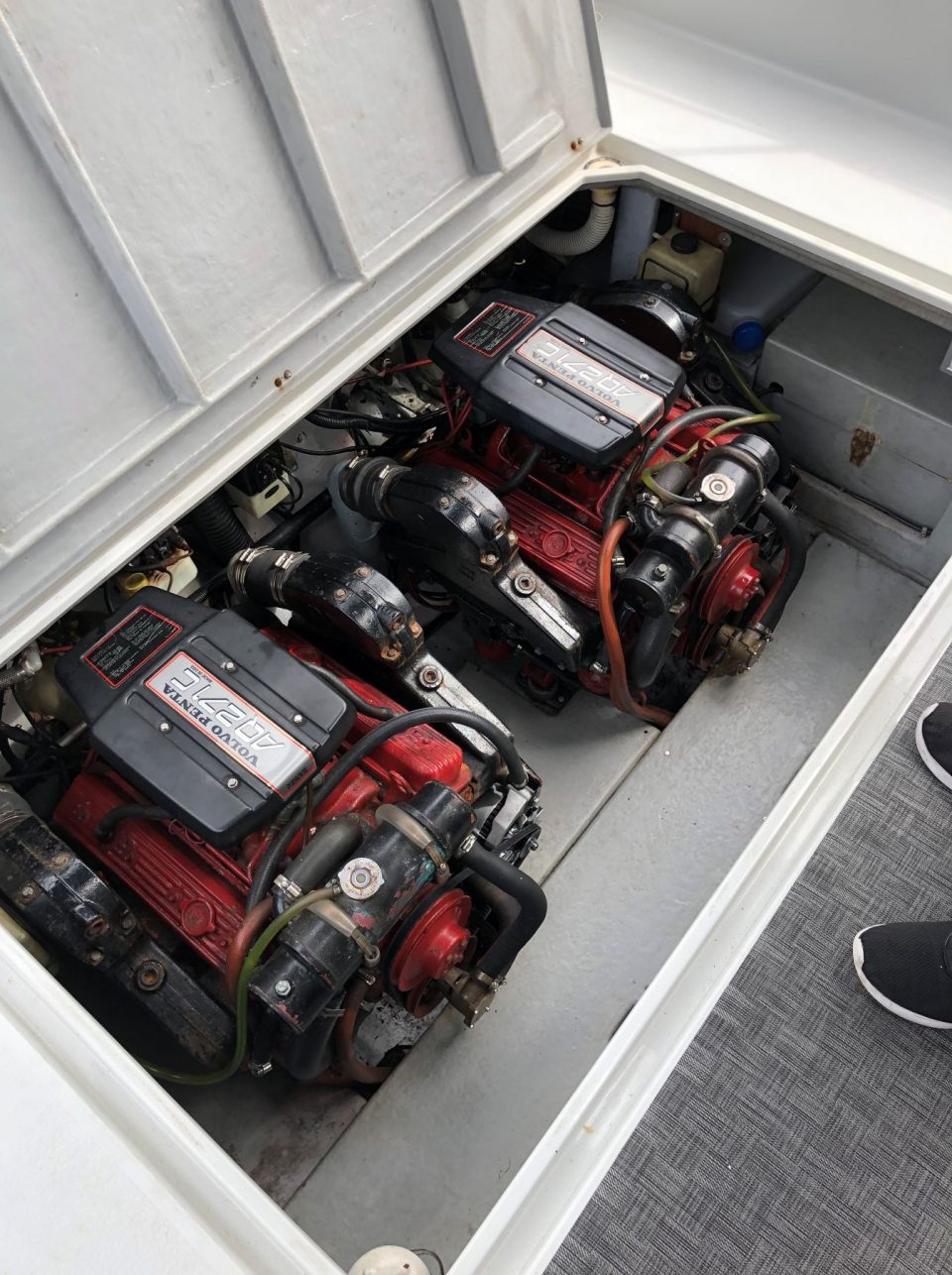 1988 Commander 30 Command Bridge