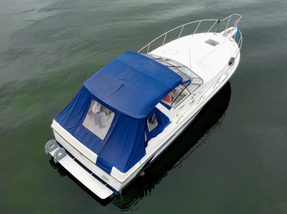 1987 Trojan 33 International Express