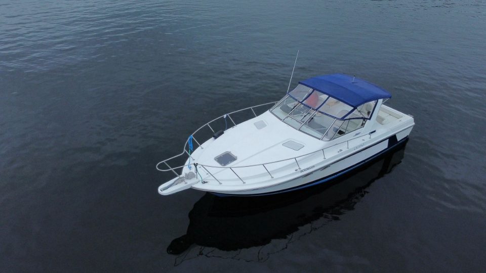 1987 Trojan 33 International Express