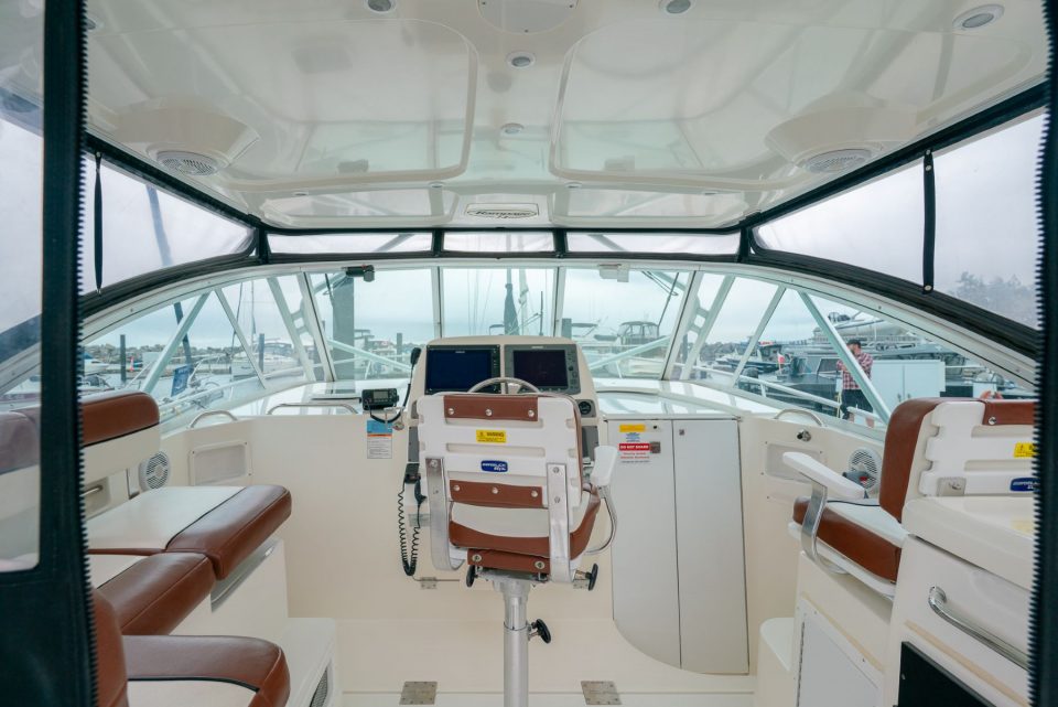 2005 Rampage 33 Express