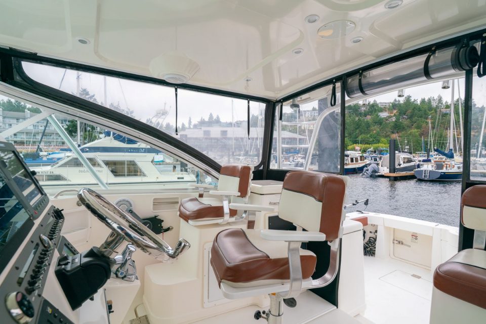 2005 Rampage 33 Express