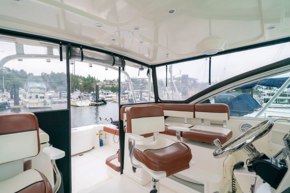 2005 Rampage 33 Express