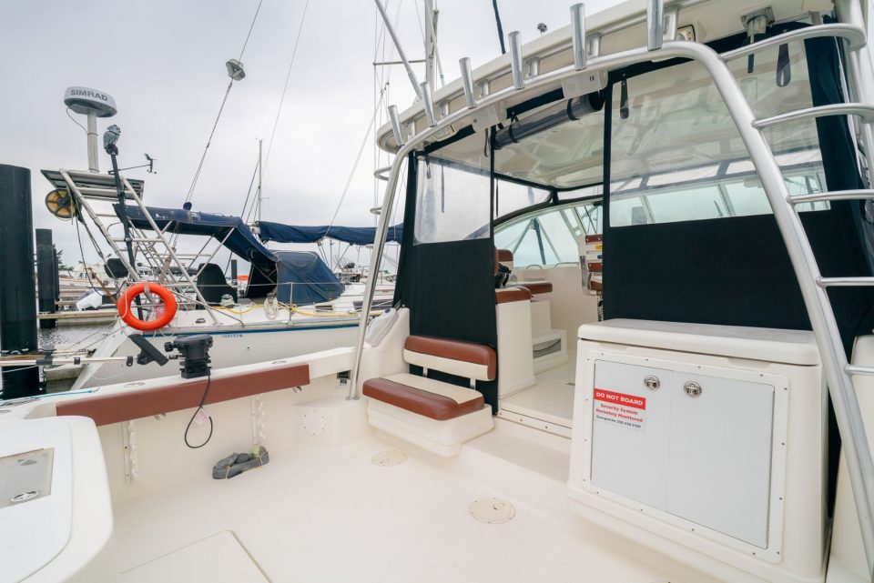 2005 Rampage 33 Express