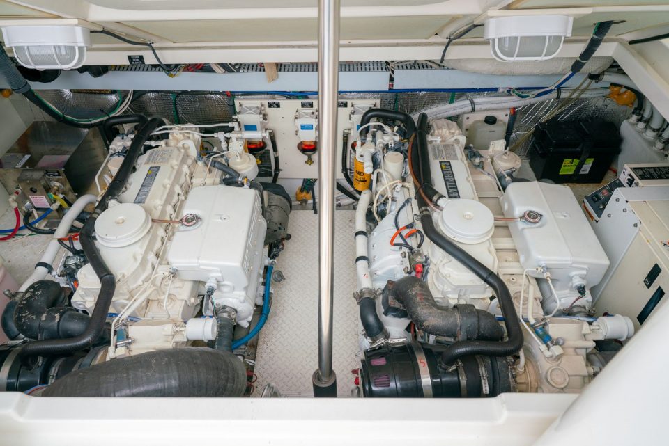 2005 Rampage 33 Express