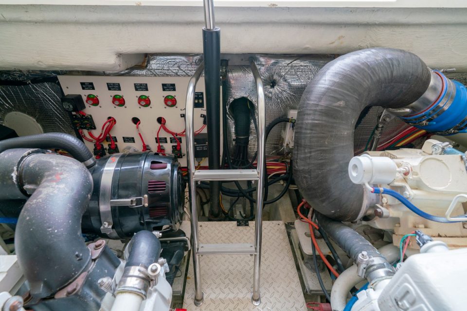 2005 Rampage 33 Express