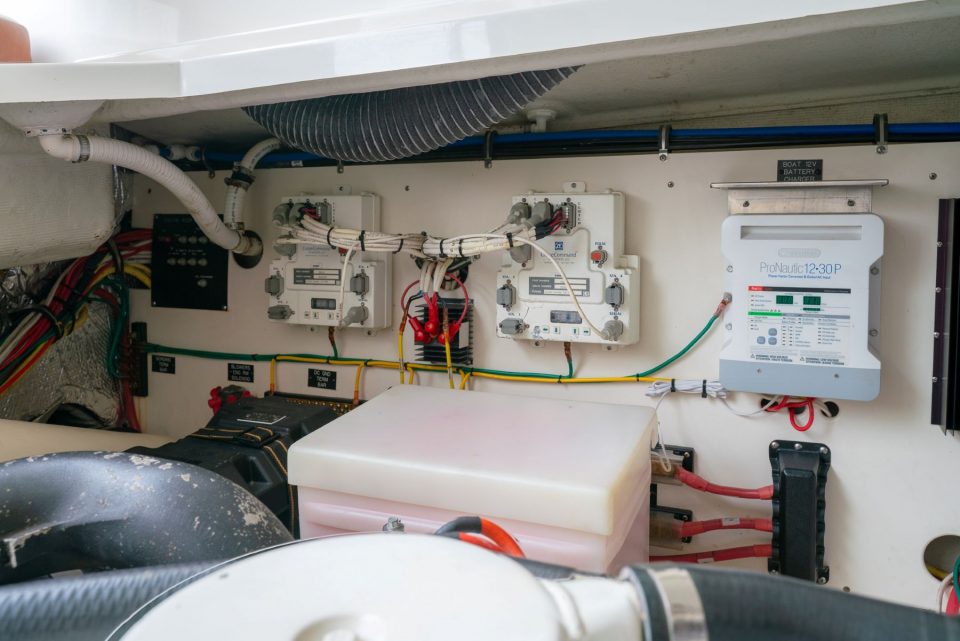 2005 Rampage 33 Express