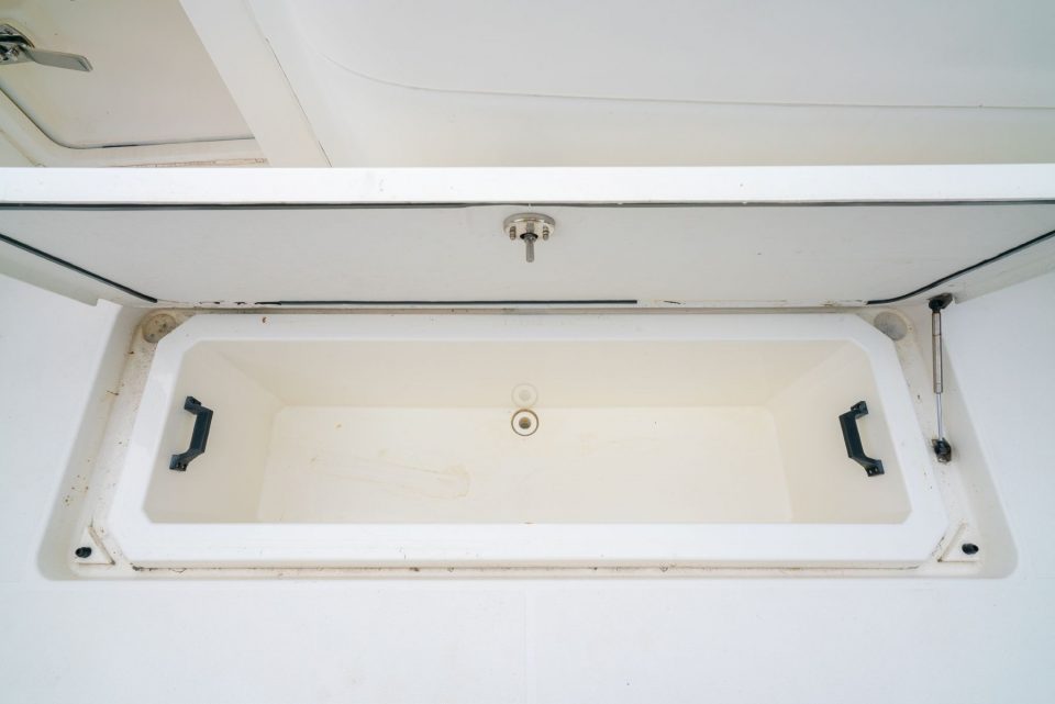 2005 Rampage 33 Express