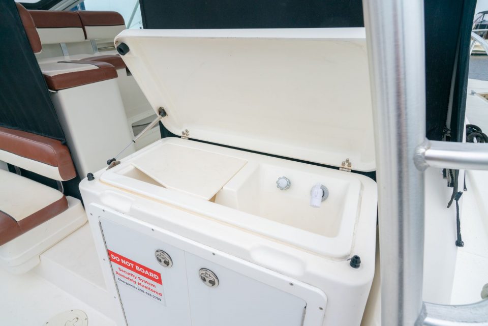 2005 Rampage 33 Express