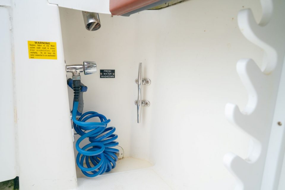 2005 Rampage 33 Express