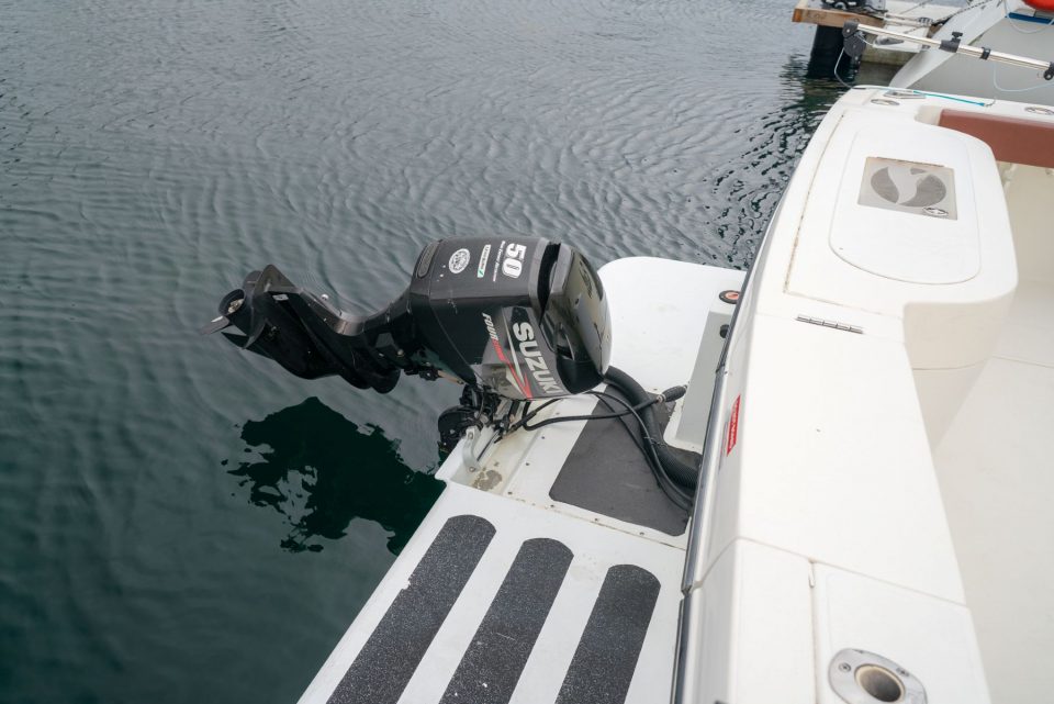 2005 Rampage 33 Express