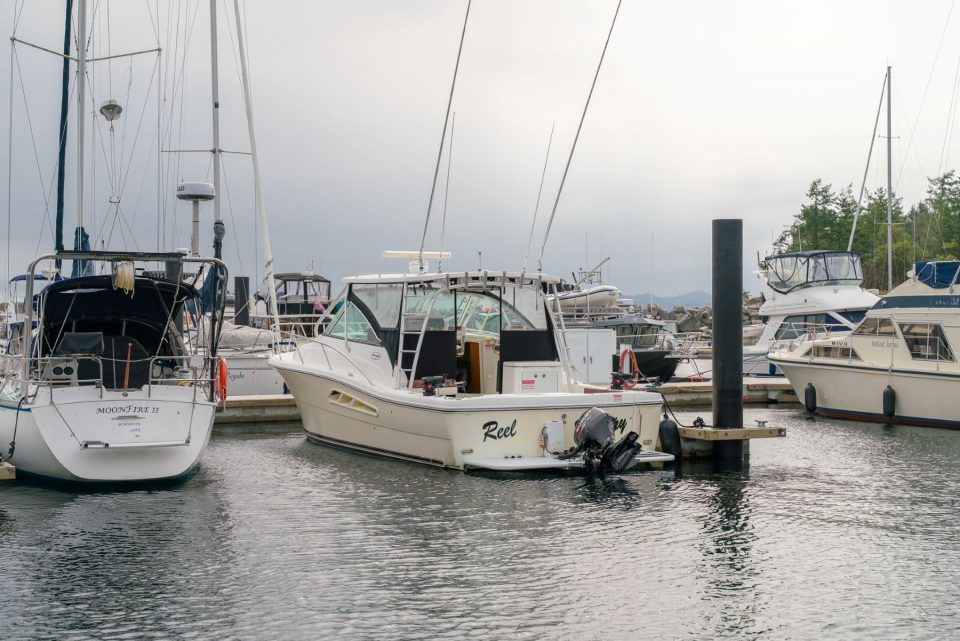 2005 Rampage 33 Express