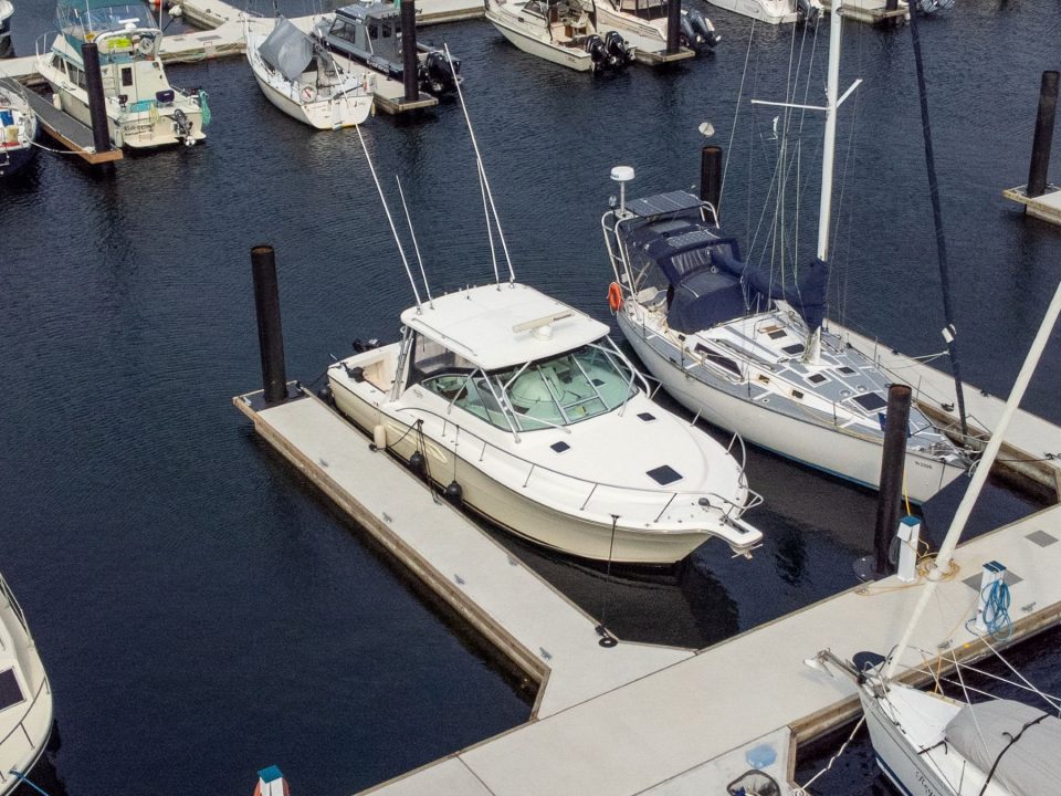 2005 Rampage 33 Express