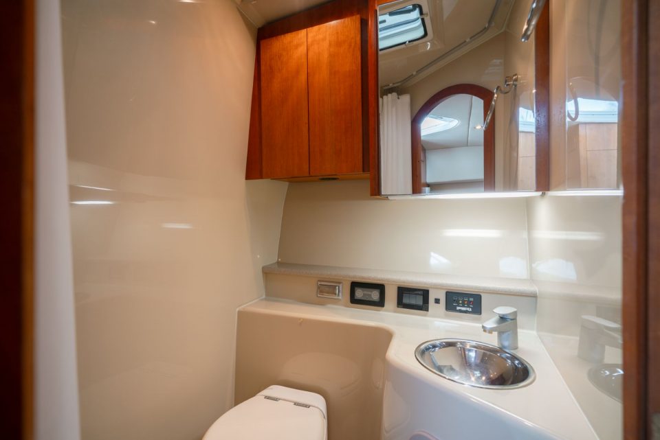 2005 Rampage 33 Express