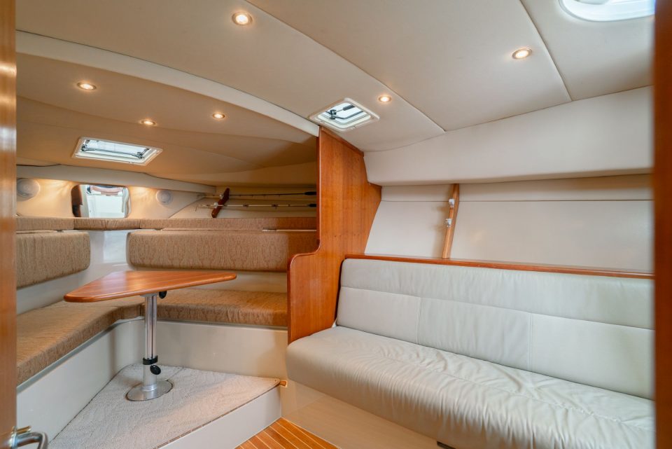 2005 Rampage 33 Express