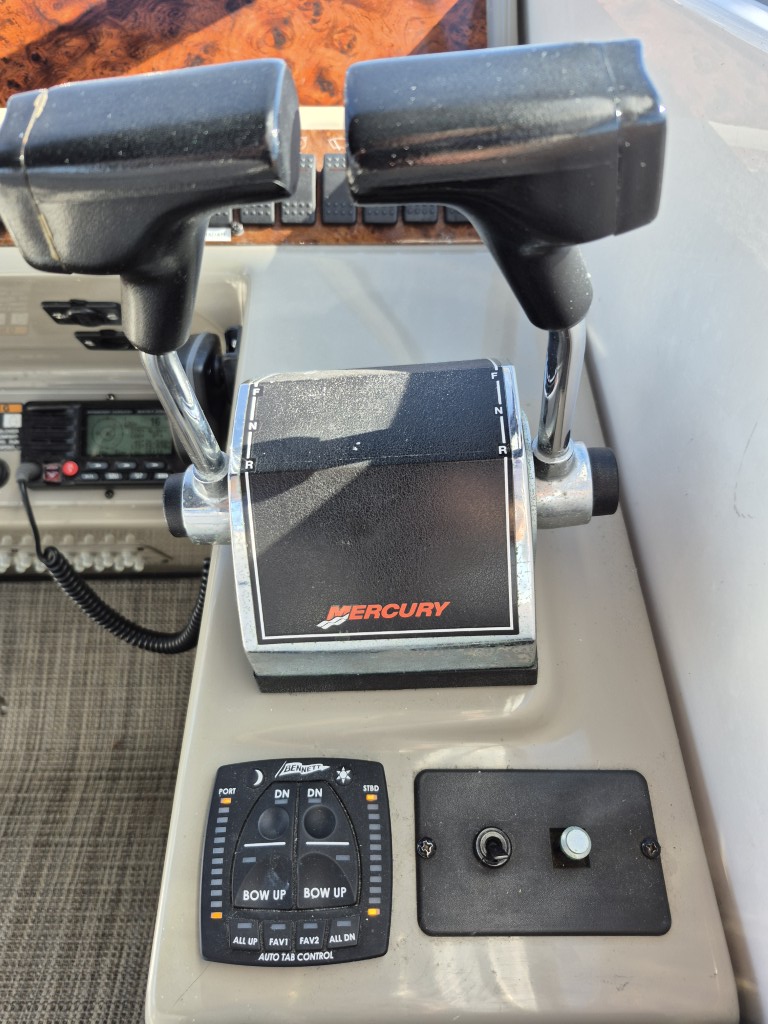 2000 Bayliner 3055 Ciera