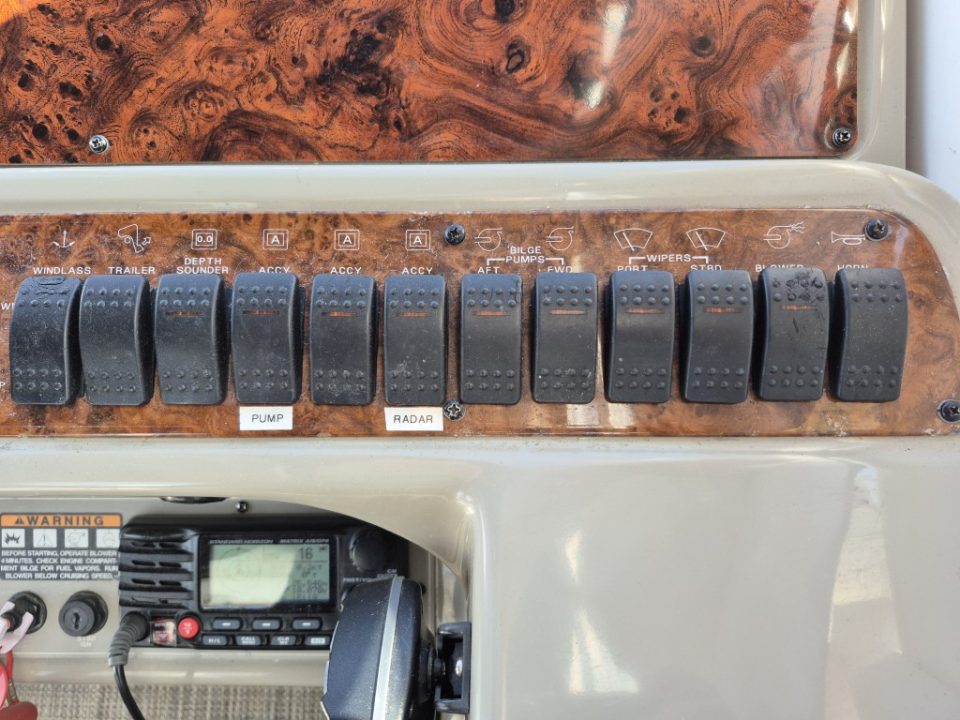 2000 Bayliner 3055 Ciera