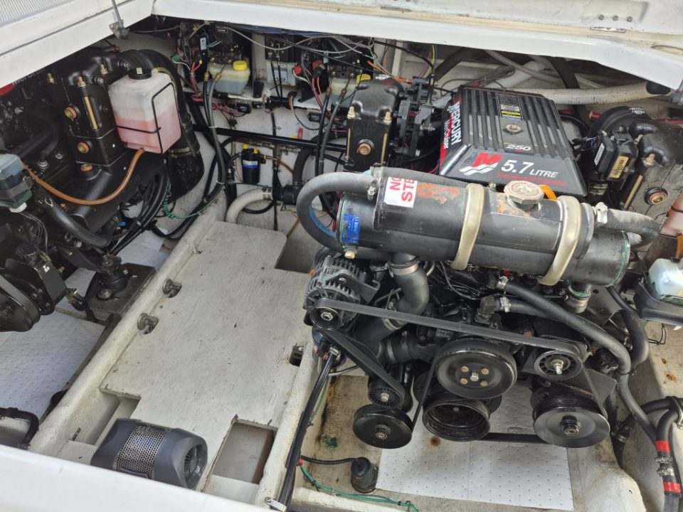 2000 Bayliner 3055 Ciera