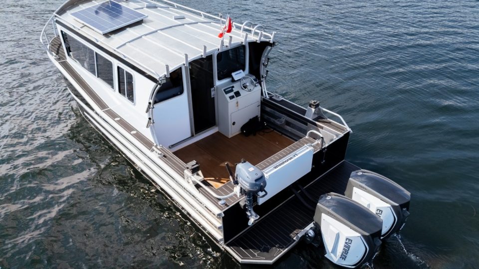 2019 Riptide Marine Saratoga 300W/Trailer/Freightliner FL60 Tow Vehicle
