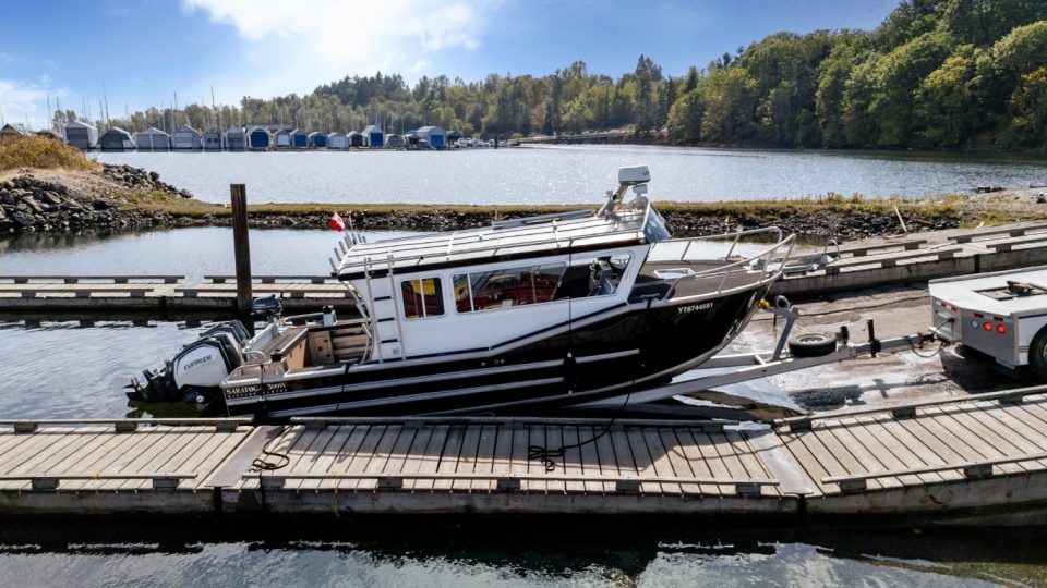 2019 Riptide Marine Saratoga 300W/Trailer/Freightliner FL60 Tow Vehicle