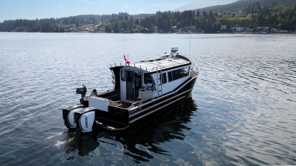 2019 Riptide Marine Saratoga 300W/Trailer/Freightliner FL60 Tow Vehicle