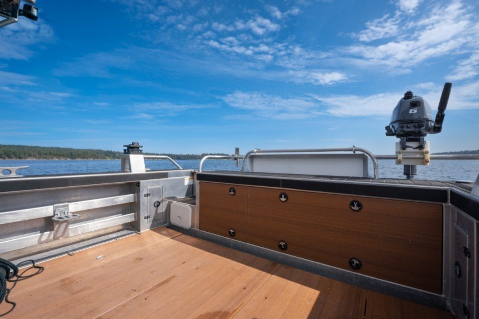 2019 Riptide Marine Saratoga 300W/Trailer/Freightliner FL60 Tow Vehicle