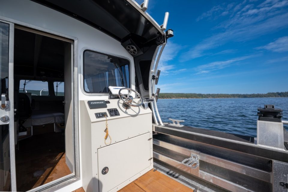 2019 Riptide Marine Saratoga 300W/Trailer/Freightliner FL60 Tow Vehicle