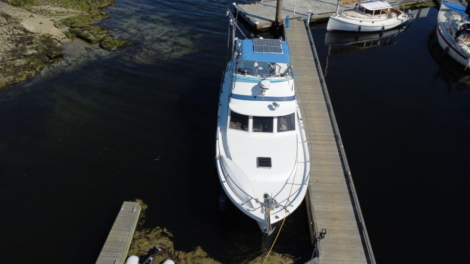 1980 Uniflite 37 Coastal Cruiser