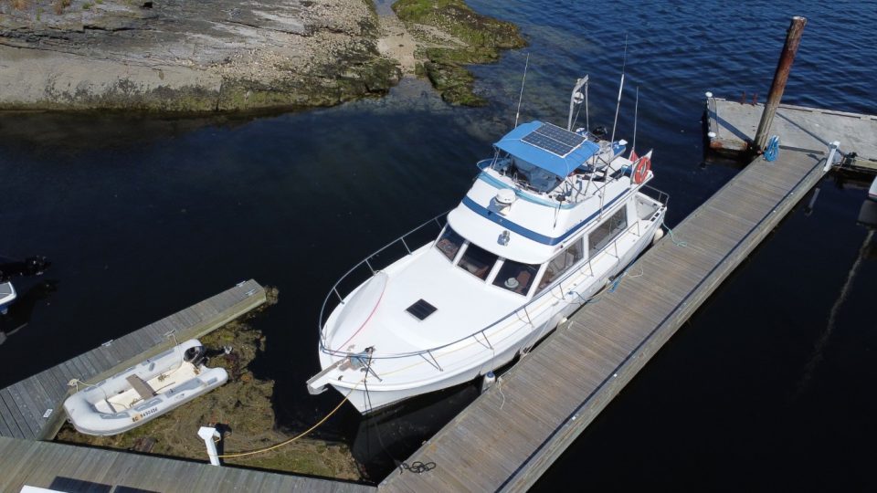 1980 Uniflite 37 Coastal Cruiser