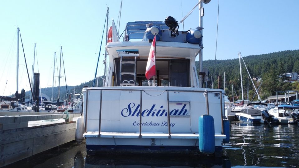 1980 Uniflite 37 Coastal Cruiser