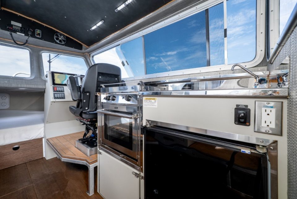 2019 Riptide Marine Saratoga 300W/Trailer/Freightliner FL60 Tow Vehicle