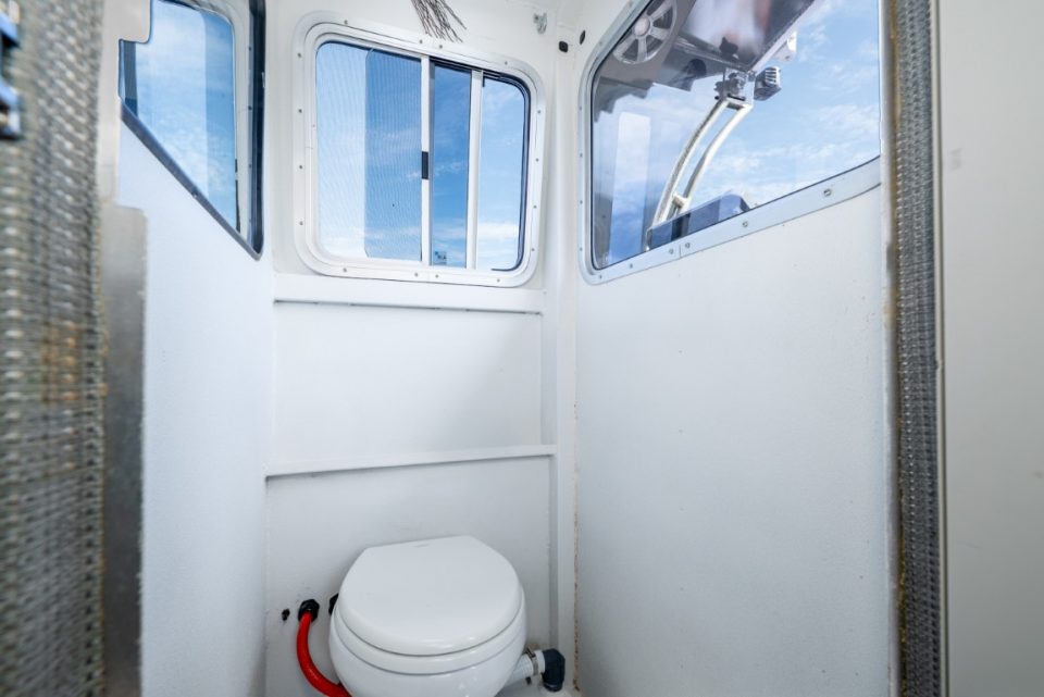 2019 Riptide Marine Saratoga 300W/Trailer/Freightliner FL60 Tow Vehicle