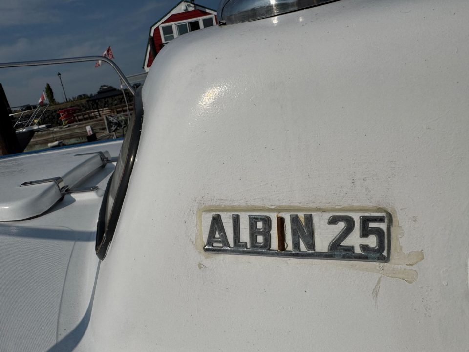 1974 Albin A-25